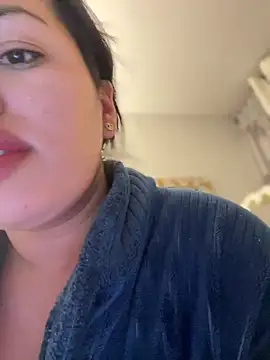 Snapshot of andra_rose chatting on January 2025 06:03:02 AM andra rose online show from January 2025 06:03:02 AM