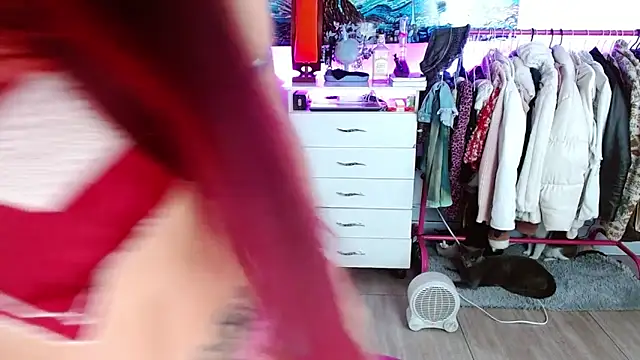 alisseallie online show from October 2025 01:10:01 PM