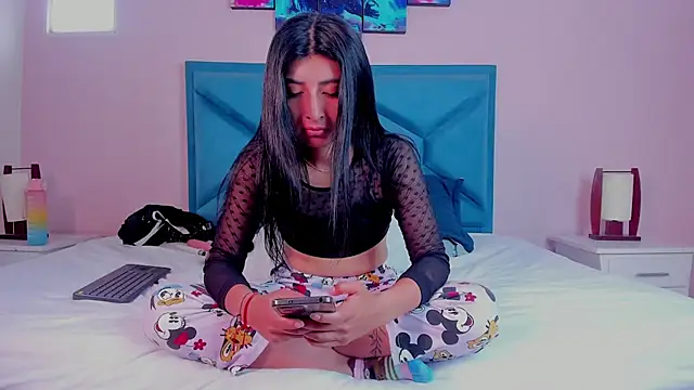 EmmaWilliamss online show from December 2024 01:21:02 PM