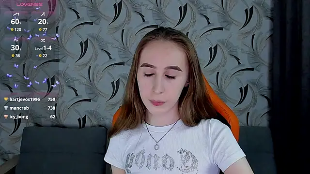 Snapshot of _mira_cle_ chatting on January 2025 03:20:01 AM mira cle online show from January 2025 03:20:01 AM