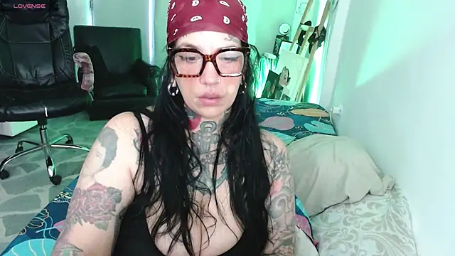 VampGirl1 online show from April 2026 10:03:01 PM