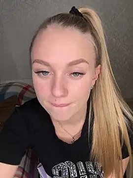 Barbie Lis online show from December 2024 12:06:01 PM