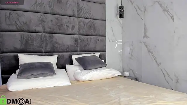 Barbie Lis online show from September 2025 11:37:02 PM