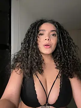 Snapshot of Mariecurl chatting on July 2026 03:20:02 AM Mariecurl online show from July 2026 03:20:02 AM