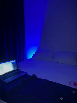 Insane Issa online show from March 2025 01:25:02 AM