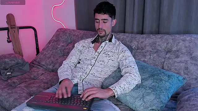 Snapshot of Mark_Kamper chatting on September 2025 11:38:02 PM Mark Kamper online show from September 2025 11:38:02 PM