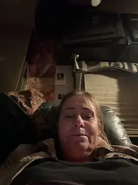 SummerBlueMoon online show from February 2026 02:15:01 AM