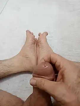 Hardapple01 online show from December 2024 02:01:02 AM