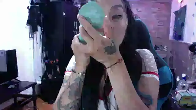 AngelaQueen  online show from October 2025 05:36:02 PM