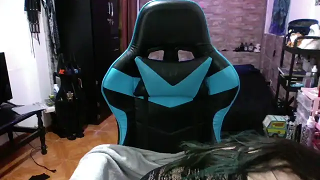 AngelaQueen  online show from November 2025 05:44:02 PM