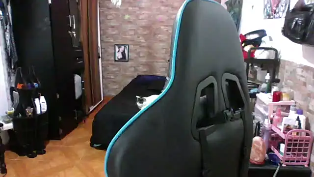 AngelaQueen  online show from November 2025 04:51:01 PM