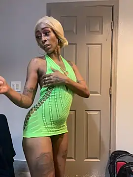 Snapshot of SlimBeenBadd1981 chatting on December 2024 02:47:02 PM SlimBeenBadd1981 online show from December 2024 02:47:02 PM