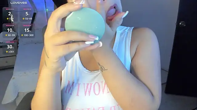 LunaBaker-1 online show from February 2025 11:04:01 PM