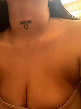 LunaBaker-1 online show from October 2025 07:11:01 PM