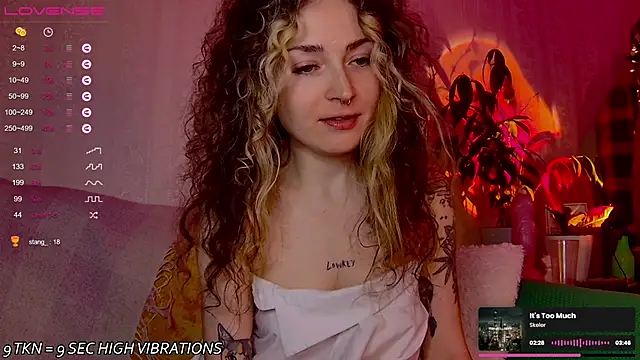 IttyKitty online show from November 2025 10:09:02 PM