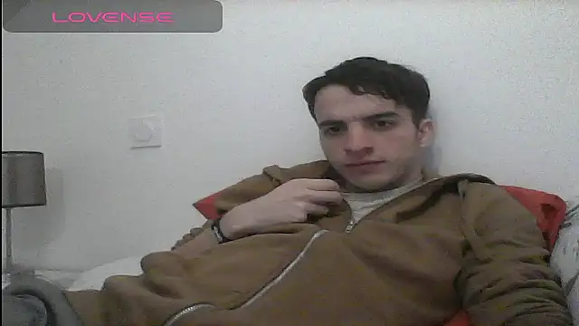 Snapshot of Tombgy07 chatting on February 2025 10:31:01 PM Tombgy07 online show from February 2025 10:31:01 PM