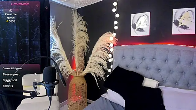 Isabella lt online show from March 2025 08:32:01 PM