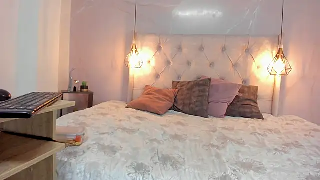 SakuraLee  online show from September 2025 01:43:02 PM