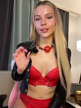 Snapshot of KittyKatyDream chatting on May 2026 02:11:01 PM KittyKatyDream online show from May 2026 02:11:01 PM