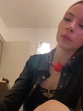 Snapshot of KittyKatyDream chatting on May 2026 02:02:01 PM KittyKatyDream online show from May 2026 02:02:01 PM