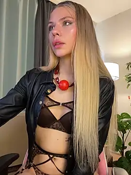 Snapshot of KittyKatyDream chatting on May 2026 02:32:01 PM KittyKatyDream online show from May 2026 02:32:01 PM