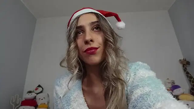 Snapshot of Chiara_2002 chatting on December 2024 10:47:01 PM Chiara 2002 online show from December 2024 10:47:01 PM