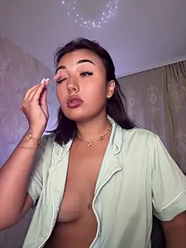 lily  foster online show from April 2026 05:09:02 PM