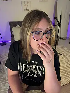 Megan lu2 online show from March 2026 06:08:01 AM