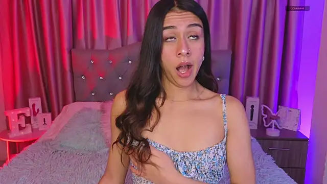 Snapshot of Emiily_Scott1 chatting on June 2026 12:35:02 AM Emiily Scott1 online show from June 2026 12:35:02 AM