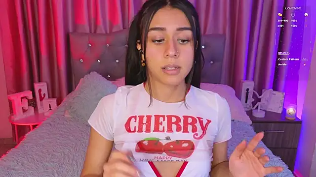 Snapshot of Emiily_Scott1 chatting on June 2026 01:05:01 AM Emiily Scott1 online show from June 2026 01:05:01 AM