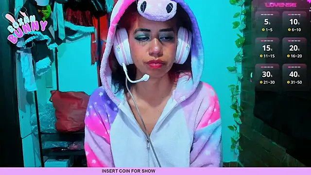 Snapshot of Roxanbunny1 chatting on December 2024 09:35:01 AM Roxanbunny1 online show from December 2024 09:35:01 AM