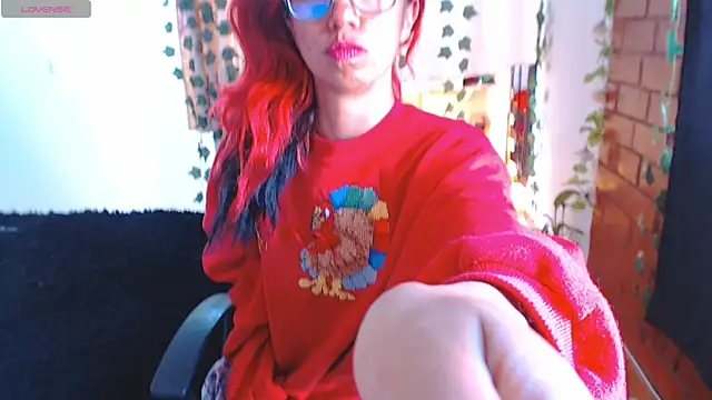 Snapshot of Roxanbunny1 chatting on January 2025 03:53:02 PM Roxanbunny1 online show from January 2025 03:53:02 PM