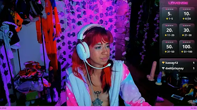 Snapshot of Roxanbunny1 chatting on January 2025 07:56:01 AM Roxanbunny1 online show from January 2025 07:56:01 AM