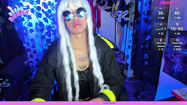 Snapshot of Roxanbunny1 chatting on February 2025 04:25:02 AM Roxanbunny1 online show from February 2025 04:25:02 AM