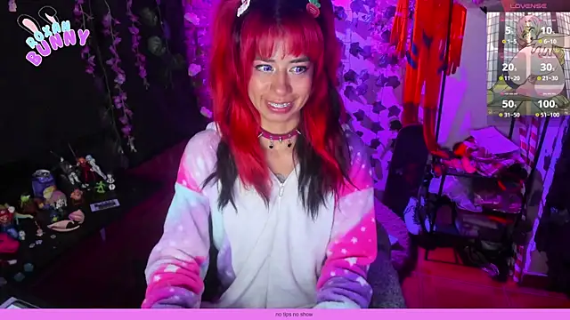 Snapshot of Roxanbunny1 chatting on February 2025 07:43:01 AM Roxanbunny1 online show from February 2025 07:43:01 AM