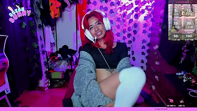 Snapshot of Roxanbunny1 chatting on March 2025 06:03:01 AM Roxanbunny1 online show from March 2025 06:03:01 AM