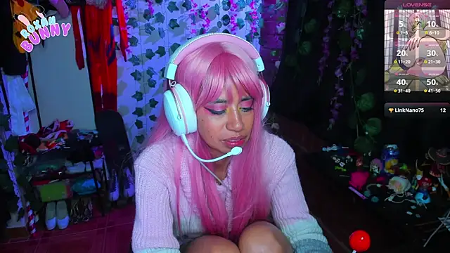 Snapshot of Roxanbunny1 chatting on March 2025 05:52:02 AM Roxanbunny1 online show from March 2025 05:52:02 AM