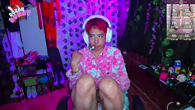 Snapshot of Roxanbunny1 chatting on March 2025 06:03:02 AM Roxanbunny1 online show from March 2025 06:03:02 AM