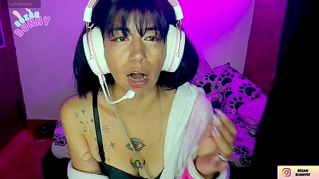 Snapshot of Roxanbunny1 chatting on November 2025 04:12:01 AM Roxanbunny1 online show from November 2025 04:12:01 AM