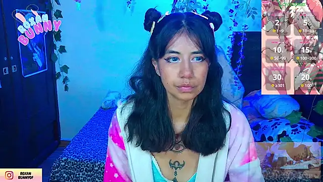 Snapshot of Roxanbunny1 chatting on December 2025 06:51:01 AM Roxanbunny1 online show from December 2025 06:51:01 AM
