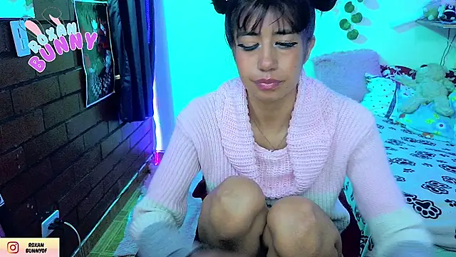 Roxanbunny1 online show from April 2026 10:37:02 PM