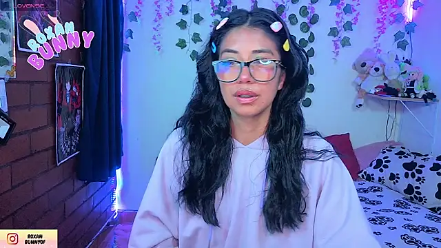 Snapshot of Roxanbunny1 chatting on June 2026 02:45:02 AM Roxanbunny1 online show from June 2026 02:45:02 AM