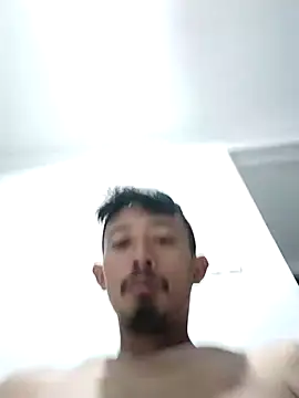 Dwirosebig online show from October 2025 10:08:01 PM