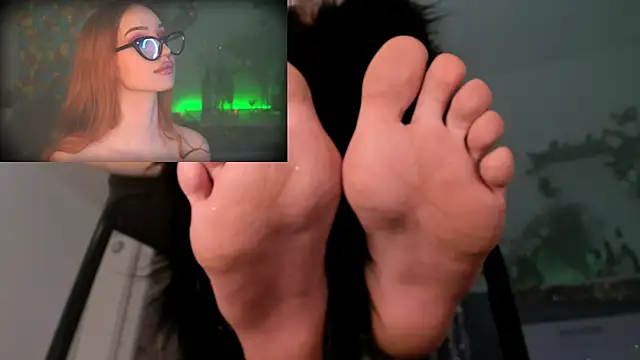Snapshot of DorothyGilbert1 chatting on December 2024 06:04:02 PM DorothyGilbert1 online show from December 2024 06:04:02 PM