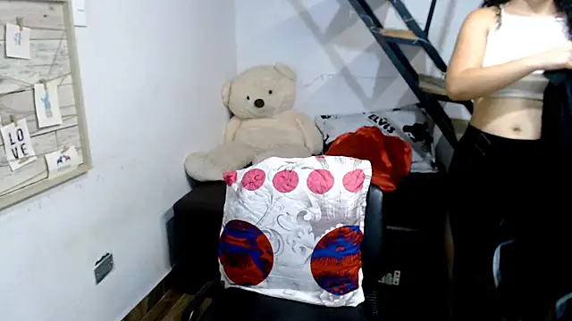 samantha baby  online show from February 2025 03:04:02 AM