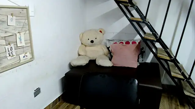 samantha baby  online show from March 2025 06:03:02 PM