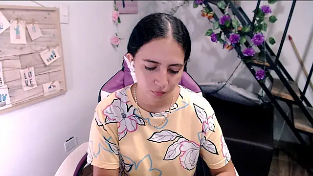 samantha baby  online show from June 2026 05:15:02 PM