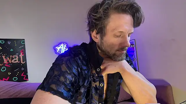 Snapshot of alexmannd chatting on February 2026 06:44:02 PM alexmannd online show from February 2026 06:44:02 PM