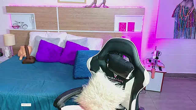KAROL-SCOTT online show from June 2026 05:24:02 PM
