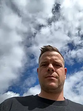 Snapshot of Danii0790 chatting on September 2025 12:37:02 PM Danii0790 online show from September 2025 12:37:02 PM